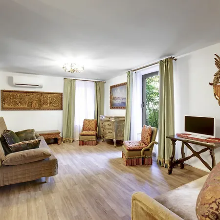 Venetian Accademia Dorsoduro District * 威尼斯