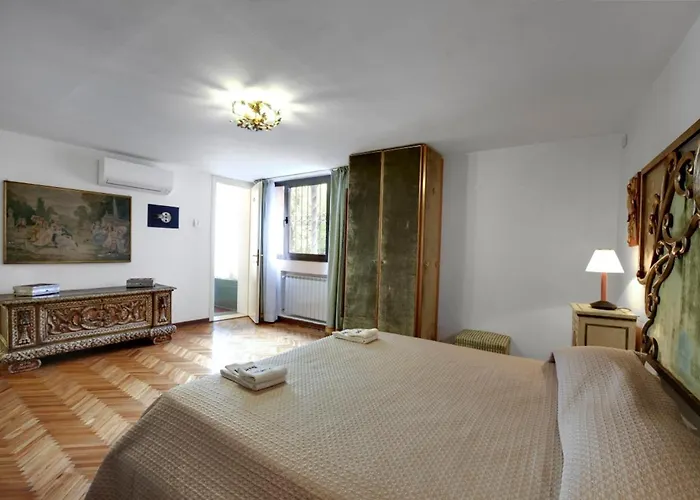 Venetian Accademia Dorsoduro District アパート ヴェネツィア